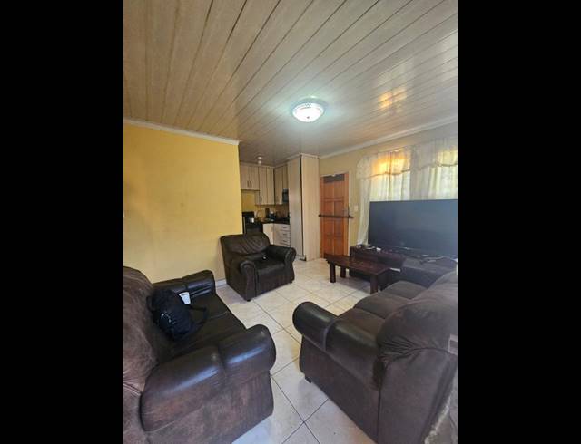 3 BEDROOM HOUSE FOR SALE IN PROTEA GLEN EXT
